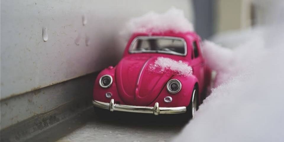 auto volkswagen pink beetle