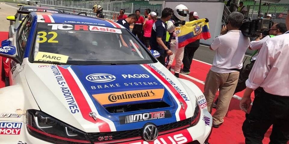 auto carreras con piloto ecuatoriano diego moran