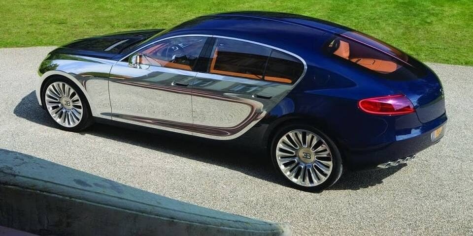 auto bugatti color azul