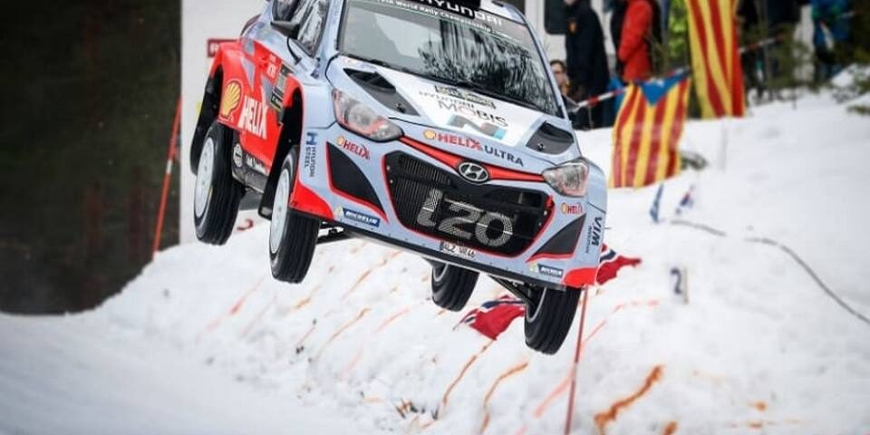 auto carreras sobre el hielo rally suecia