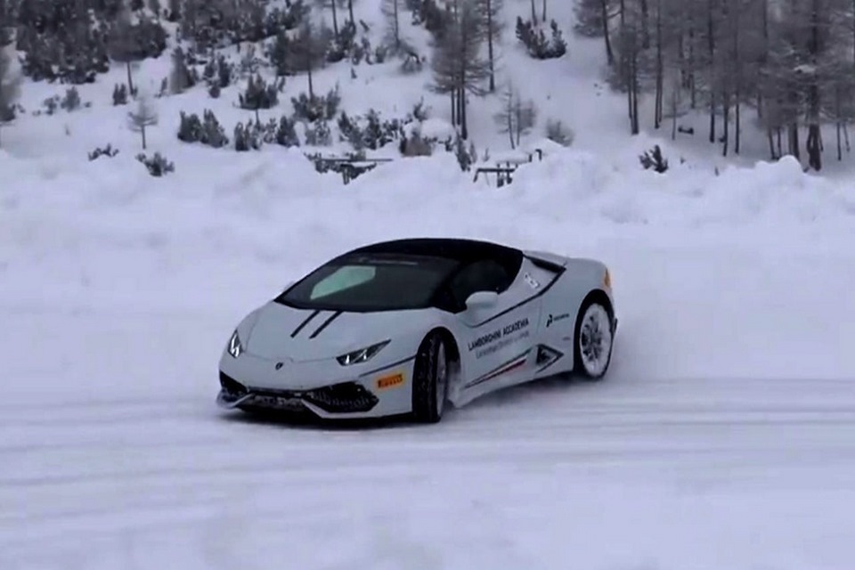 Video: diversión y adrenalina manejando Lamborghinis sobre nieve -  