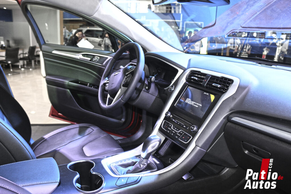 Interior-Ford-Mondeo