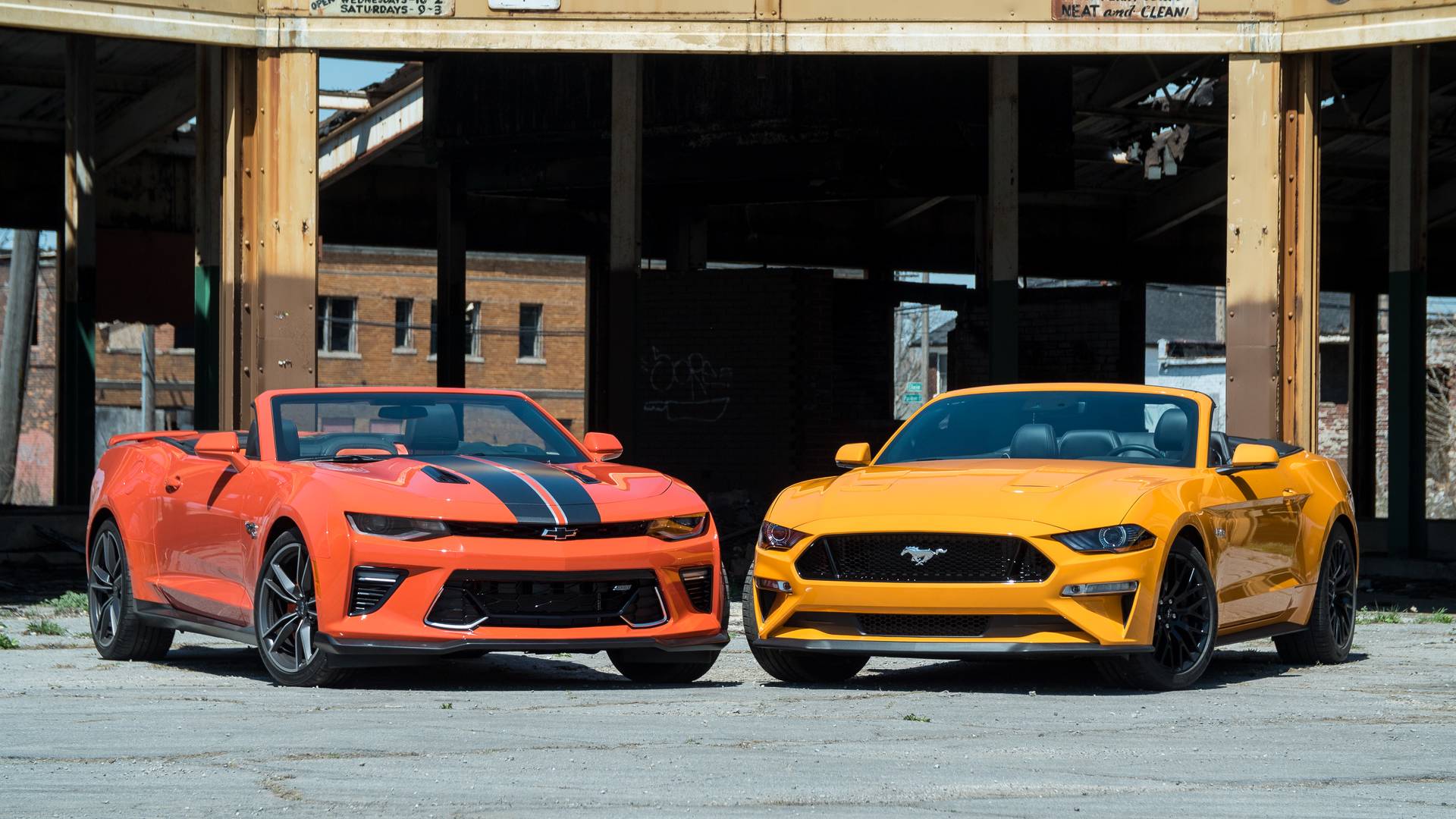 Chevrolet_Camaro_Ford_Mustang_Dodge_Challenger_SRT_Cobra_HD_wallpaper__8
